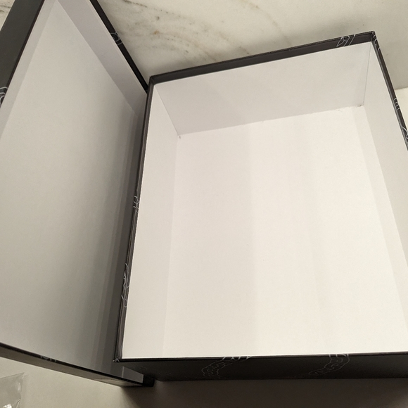 Versace chain reaction empty box 14.5 x 9.75 x  2.75 - Picture 12 of 12